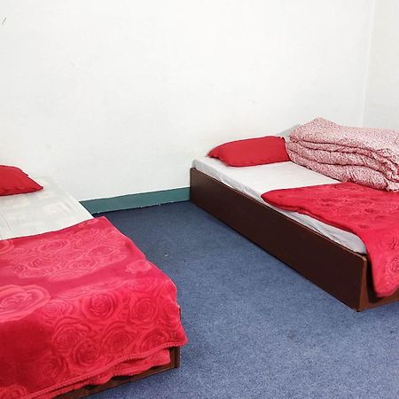 Budget Backpackers Hotel ラリトプル エクステリア 写真