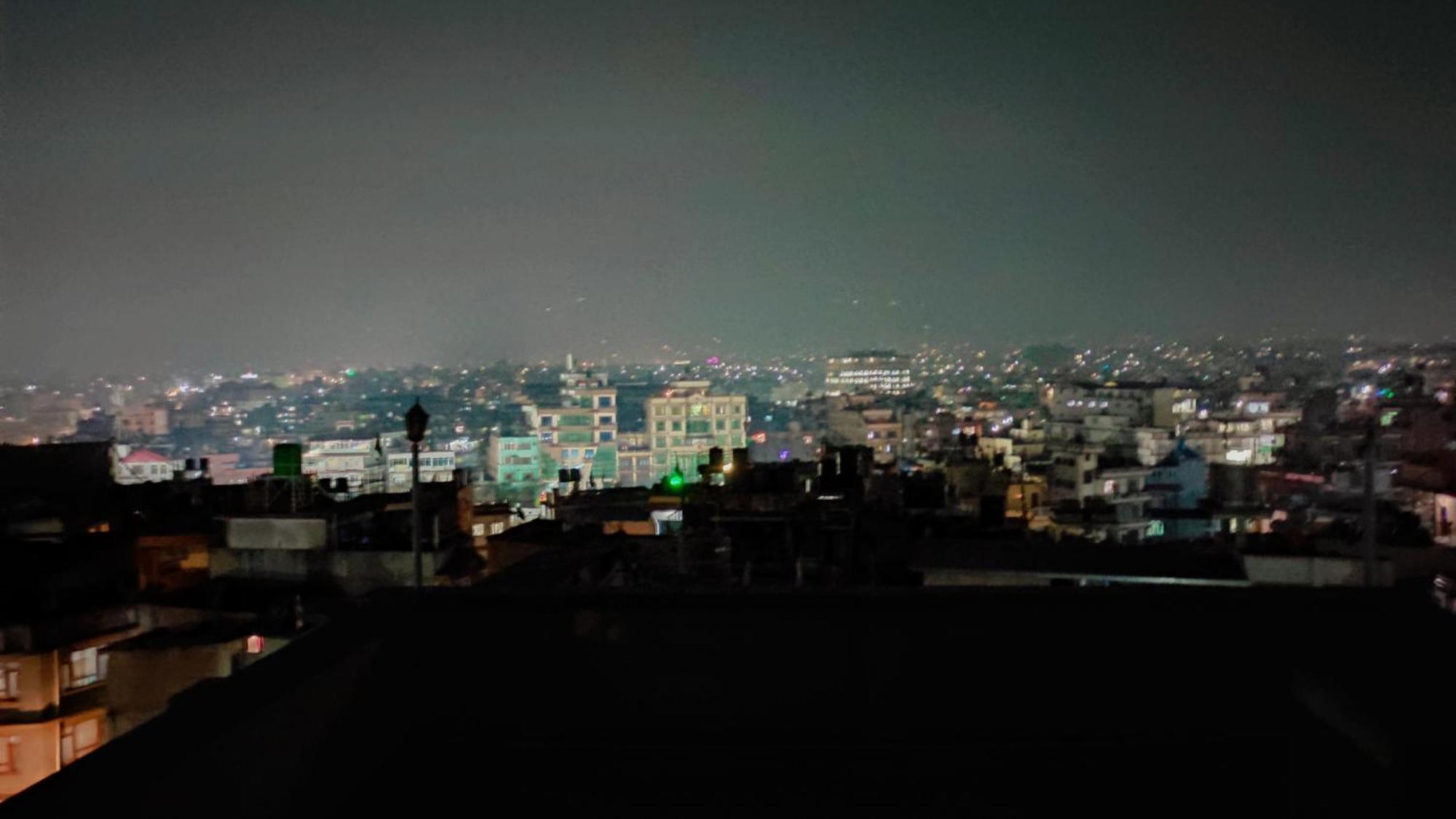 Budget Backpackers Hotel ラリトプル エクステリア 写真