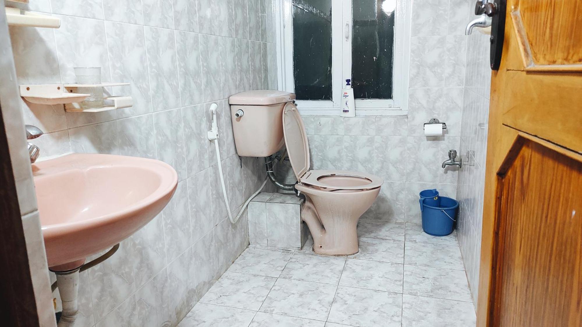 Budget Backpackers Hotel ラリトプル エクステリア 写真